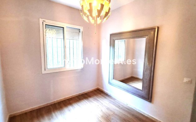 Resale - Detached villa - Estepona - Estepona Centro