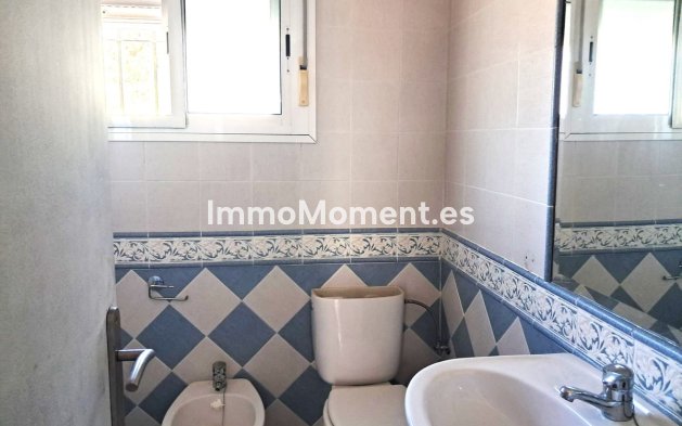 Resale - Detached villa - Estepona - Estepona Centro