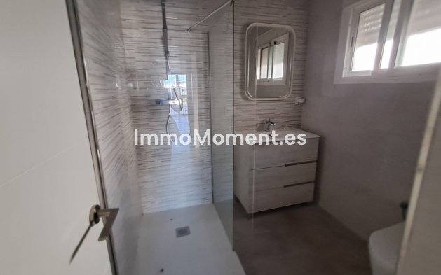 Resale - Detached villa - Estepona - Estepona Centro