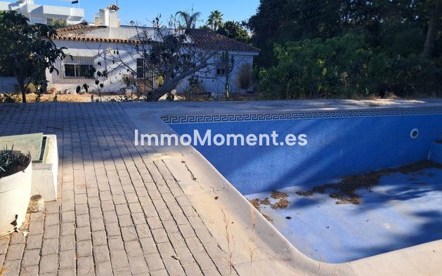 Resale - Detached villa - Estepona - Estepona Centro