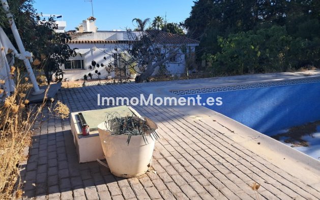 Resale - Detached villa - Estepona - Estepona Centro