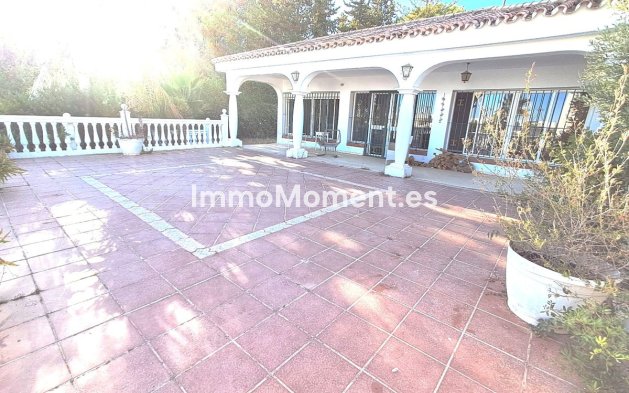 Resale - Detached villa - Estepona - Estepona Centro