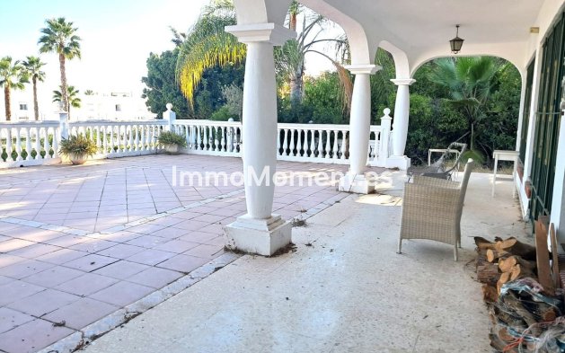 Resale - Detached villa - Estepona - Estepona Centro