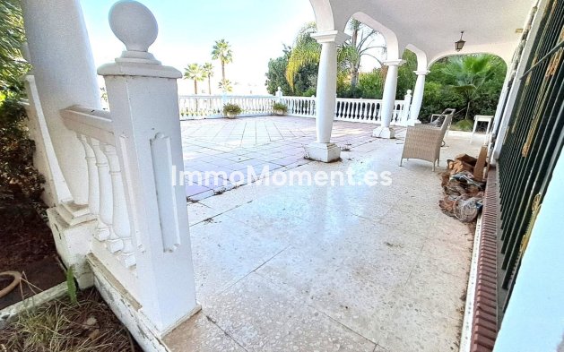 Resale - Detached villa - Estepona - Estepona Centro