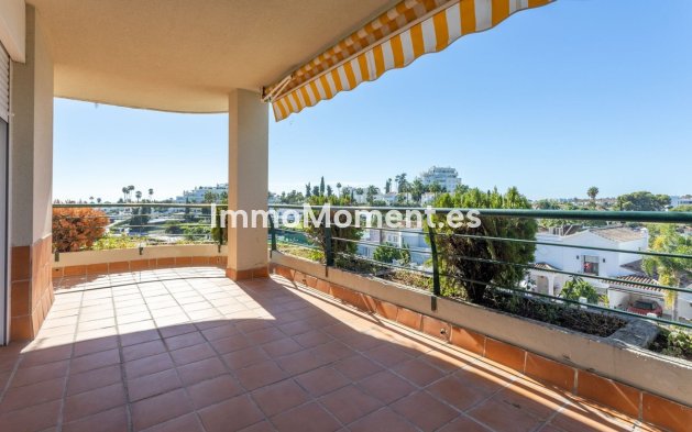 Resale - Apartment - Marbella - Guadalmina Alta