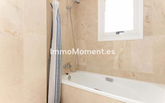 Resale - Apartment - Marbella - Guadalmina Alta