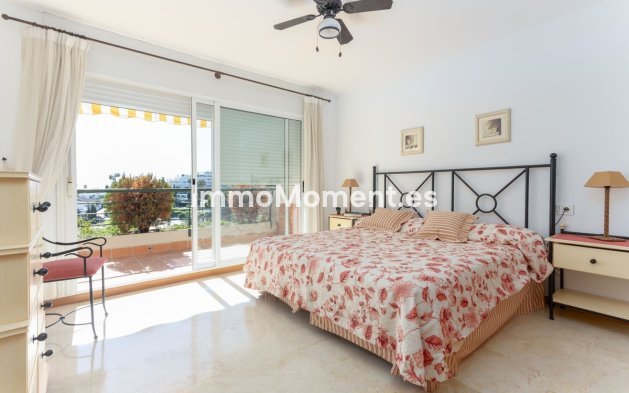 Resale - Apartment - Marbella - Guadalmina Alta