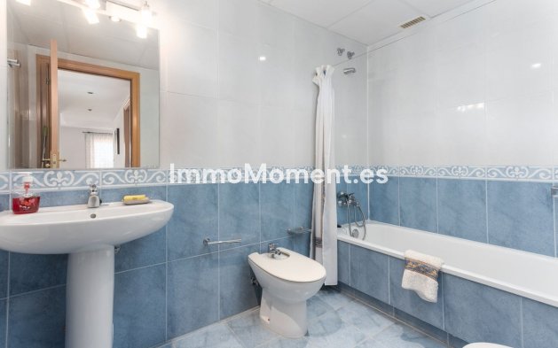 Resale - Apartment - Marbella - Guadalmina Alta