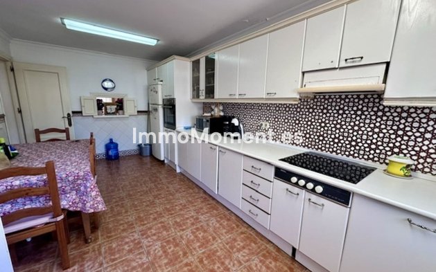 Wiederverkauf - Freistehende Villa - Marbella - Marbella Centro