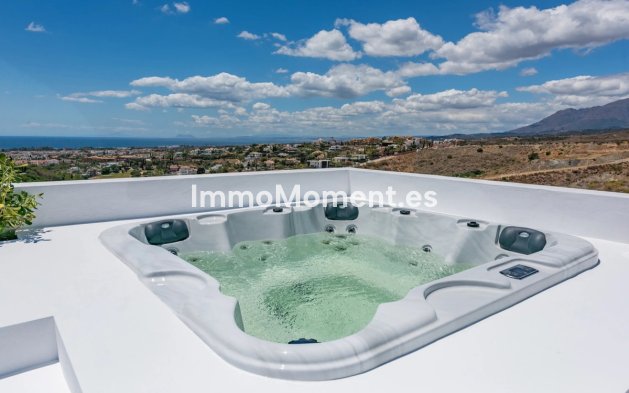 Resale - Apartment - Benahavís - Benahavís Centro