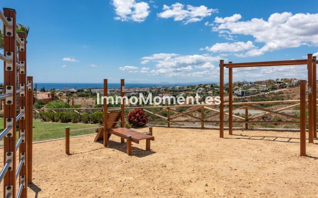 Resale - Apartment - Benahavís - Benahavís Centro
