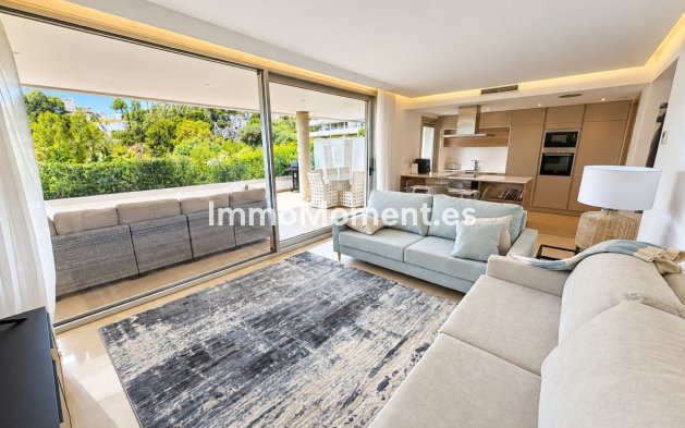 Resale - Apartment - Benahavís - Benahavís Centro