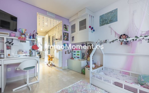 Resale - Apartment - Estepona - Cancelada