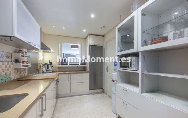 Resale - Apartment - Estepona - Cancelada
