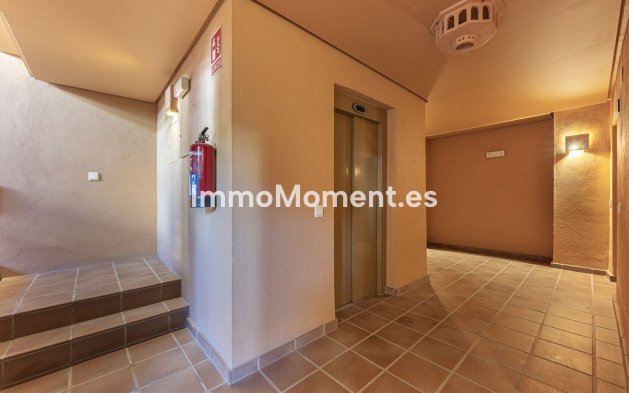Resale - Apartment - Estepona - Cancelada