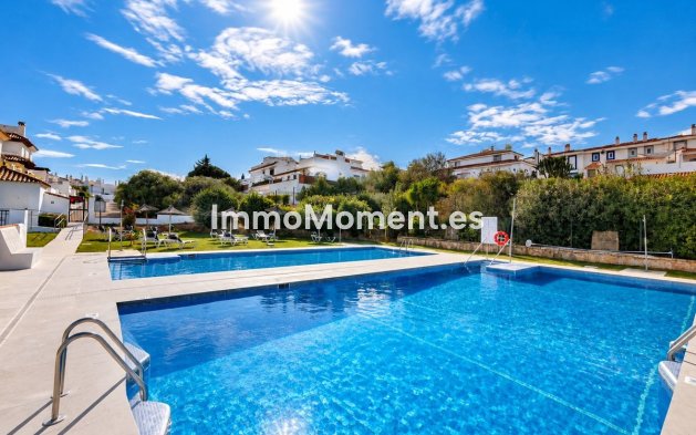 Resale - Apartment - Manilva - La Duquesa