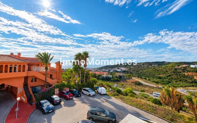 Resale - Apartment - Manilva - La Duquesa