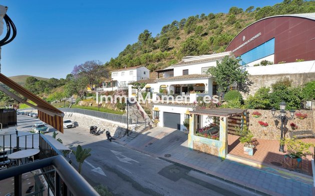 Resale - Apartment - Benahavís - Benahavís Centro