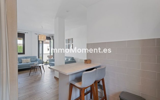 Resale - Apartment - Benahavís - Benahavís Centro