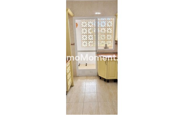 Resale - Apartment - Estepona - Cancelada