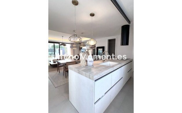 Resale - Detached villa - Inland  - Alhaurín de la Torre