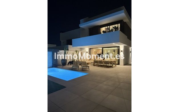 Resale - Detached villa - Inland  - Alhaurín de la Torre