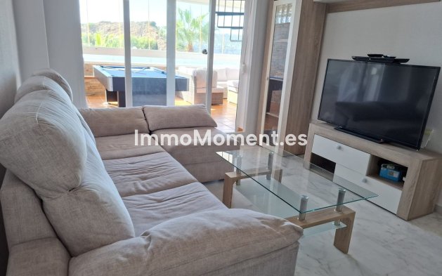 Resale - Apartment - Casares - Doña Julia