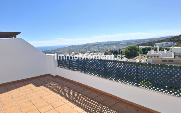 Resale - Apartment - Casares - Doña Julia