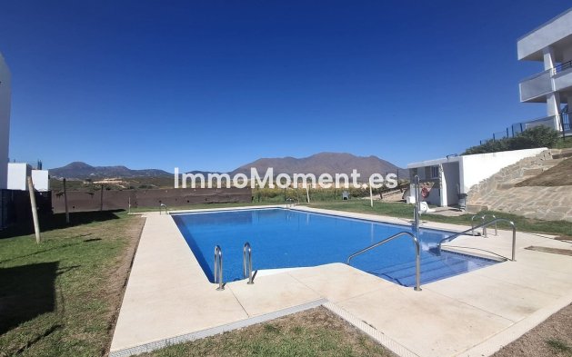 Resale - Apartment - Casares - Doña Julia