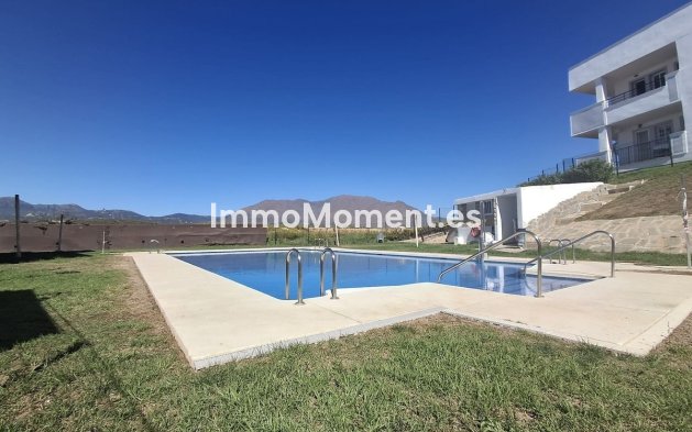 Resale - Apartment - Casares - Doña Julia