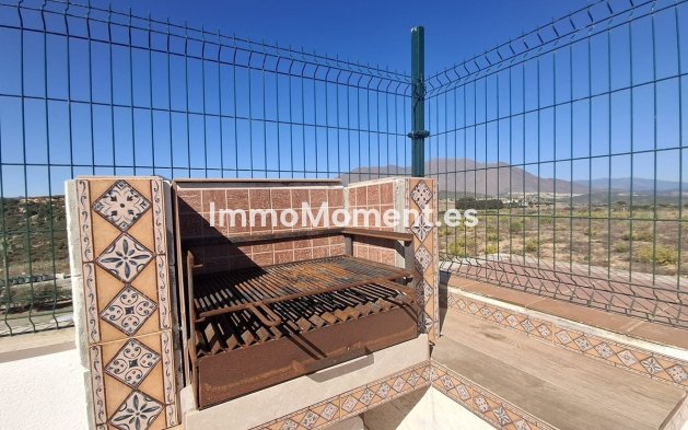 Resale - Apartment - Casares - Doña Julia