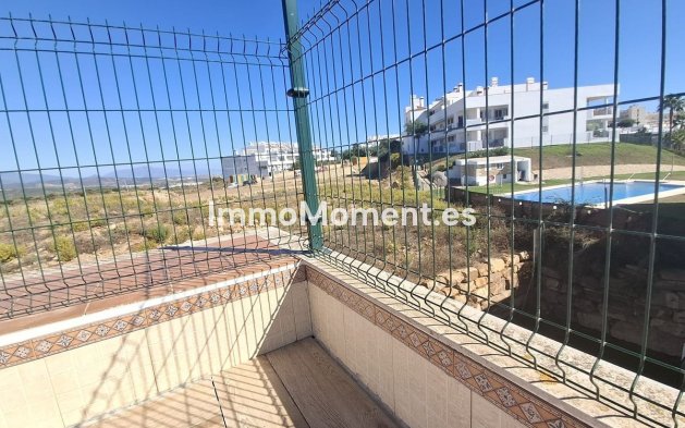 Resale - Apartment - Casares - Doña Julia