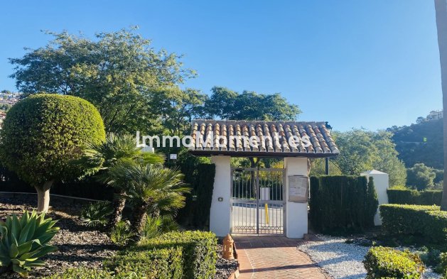Resale - Apartment - Benahavís - Los Arqueros