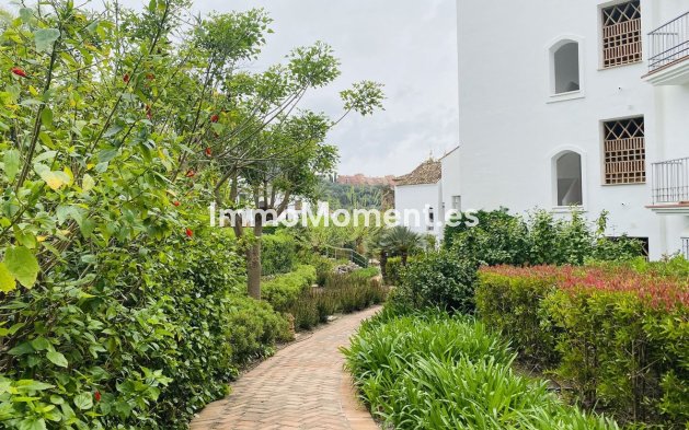 Resale - Apartment - Benahavís - Los Arqueros