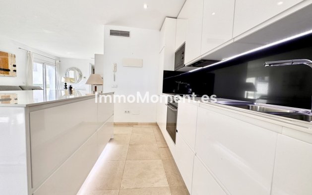 Resale - Apartment - Estepona - Estepona Centro