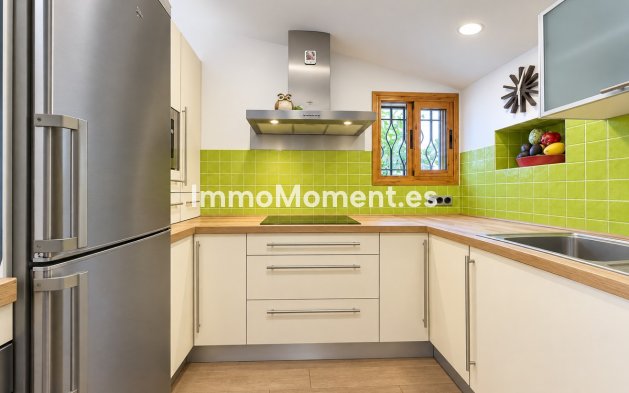 Wiederverkauf - Freistehende Villa - Estepona  - Estepona Centro