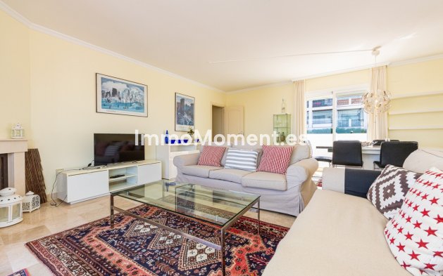 Resale - Apartment - Mijas Costa - Calahonda