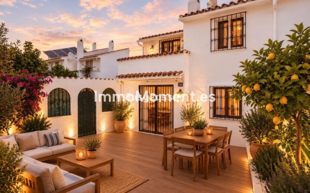 Resale - Detached villa - Estepona - Atalaya