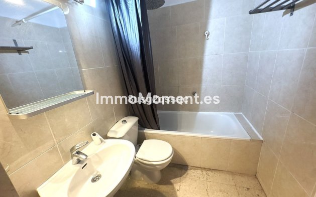 Resale - Detached villa - Estepona - Atalaya