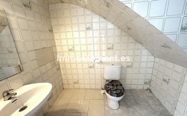 Resale - Detached villa - Estepona - Atalaya