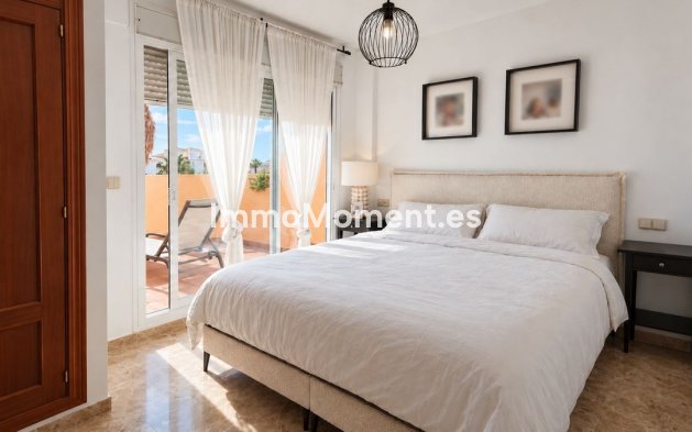Resale - Townhouse - Estepona - Estepona Centro