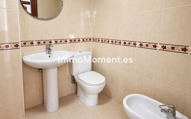 Resale - Townhouse - Estepona - Estepona Centro
