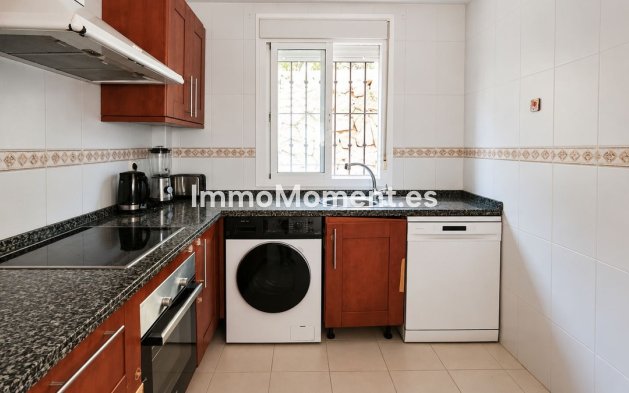 Resale - Townhouse - Estepona - Estepona Centro