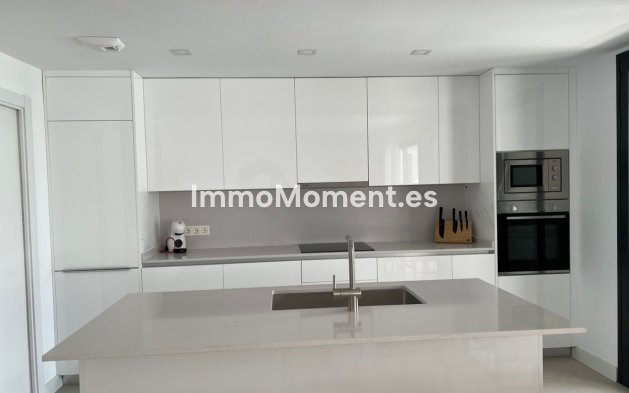 Short Term Rentals - Apartment - Estepona