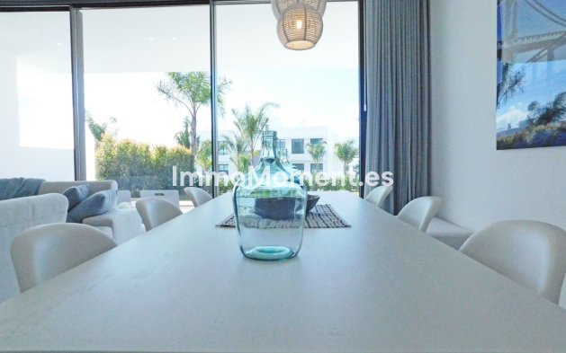Alquiler a corto plazo - Apartamento - Estepona  - Atalaya