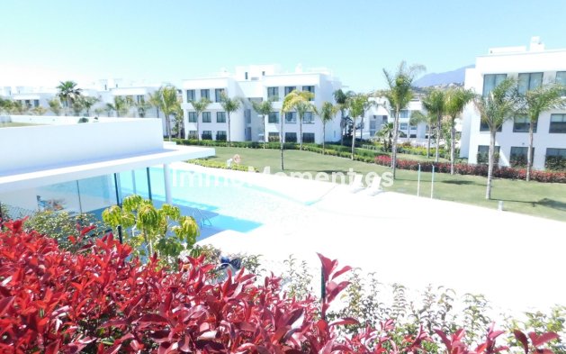 Alquiler a corto plazo - Apartamento - Estepona  - Atalaya
