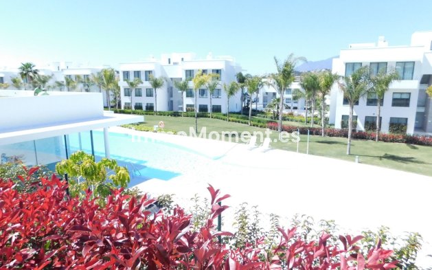Alquiler a corto plazo - Apartamento - Estepona  - Atalaya