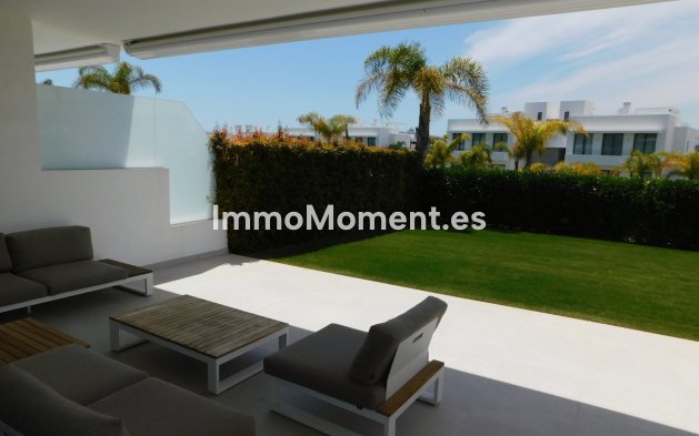 Alquiler a corto plazo - Apartamento - Estepona  - Atalaya