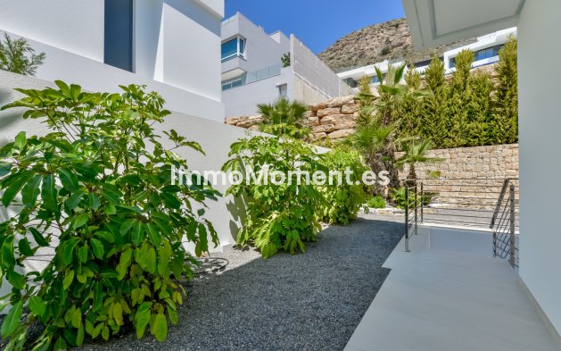 Obra nueva - Villa independiente - Finestrat
