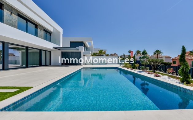 Obra nueva - Villa independiente - Finestrat